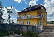 Ruhig gelegenes, sanierungsbedürftiges Mehrfamilienhaus mit großzügigem Grundstück in Friedberg