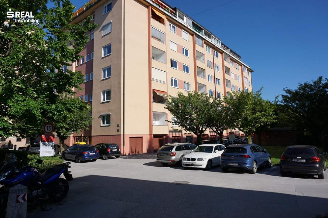 Sanierungsbedürftige 3-Zi-Wohnung mit Loggia in Salzburg-Lehen