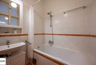 Großzügige 3 Zimmer Altbau-Wohnung mit gemütlicher Innenhof-Terrasse (50m²) &amp; U4-Anbindung - ab 1.10.25 beziehbar!
