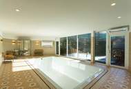 Ein Anwesen – viele Möglichkeiten: Sanierte Jahrhundertwendevilla mit Indoorpool für luxuriöses Wohnen und Arbeiten