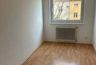 Familienwohnung mit 5 Zimmern , in gepflegter ruhiger Anlage im Grünen