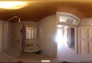 Vielseitiges Einfamilienhaus mit separater Wohneinheit, großzügigen Nebengebäuden &amp; Pool