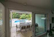 Villa voll unterkellert mit Poolhaus in absoluter Ruhelage