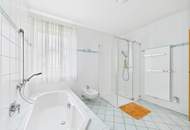 WILHERING: Perfekt aufgeteiltes Wohnhaus mit XL- Garage, Pool auf einem hervorragenden Grundstück mit ca. 1.069m²