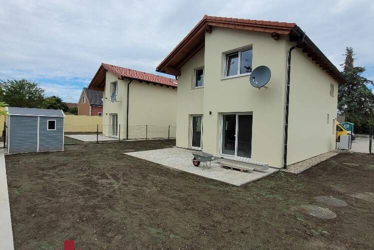 Neuer Preis:Nähe Stockerau: Attraktives teilschlüsselfertiges Familieneigentum in bester Lage zu fairem Preis., Haus-kauf, 450.000,€, 2011 Korneuburg