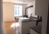 Wunderschöne 3-Zi-Wohnung in historischem Gebäude mit Balkon und Blick ins Grüne