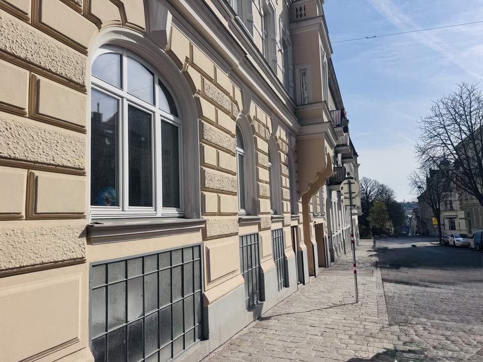 MODERNES SOUTERRAIN/ATELIER MIT VIELSEITIGEM NUTZUNGSPOTENZIAL