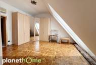 Charmante sonnige Dachgeschoss-Maisonette im Altbau mit 4 Zimmern und Terrasse