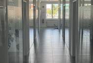 2 attraktive Büroflächen erweiterbar > Lager-/Bürofläche mit ca. 153 m²