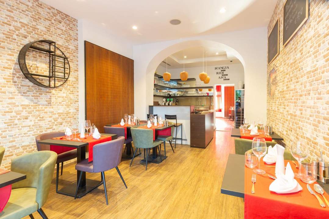 Gastro-Highlight am Grieskai: Stilvolles Restaurant mit Inventar & Potenzial