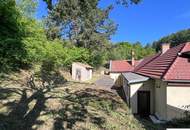 Großes Grundstück mit Haus in außergewöhnlicher Waldrandlage
