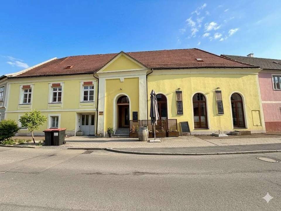 Vollvermietetes Zinshaus im Zentrum von Horn – 6,5 % Rendite!
