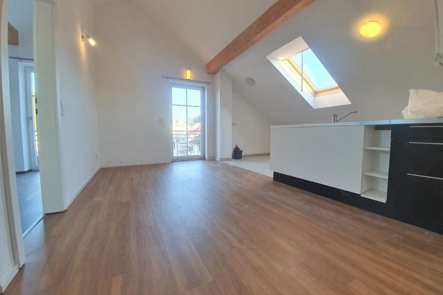 3.Zi.-Wohnung mit Balkon im Zentrum, Wohnung-miete, 1.150,00,€, 5204 Salzburg-Umgebung