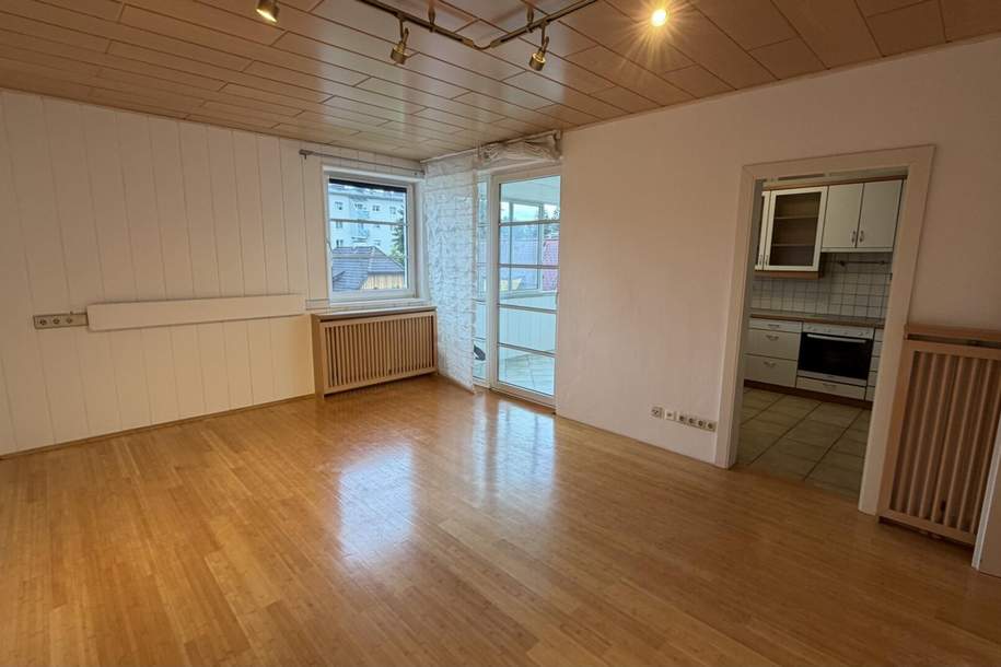 Helle und großzügige 2-Zimmer-Wohnung mit verglaster Loggia, Wohnung-miete, 819,00,€, 4810 Gmunden