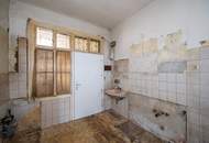 ++KLNB121++ Renovation Opportunity: Well-Located 1-Room Apartment with Airbnb Potential