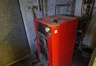 LIEBEVOLLER, KLEINER BUNGALOW IDEAL FÜR 2-3 PERSONEN MIT HERRLICHEM GARTEN SAMT ALTBAUMBESTAND IN BESTER ZENTRUMSNAHER WOHNLAGE