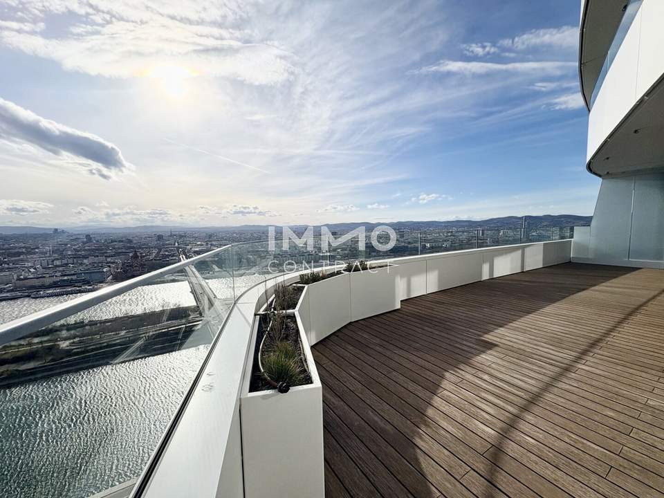 Traum-Apartment mit Rundumblick und 86 qm Balkon . Gym, Sauna, Pool, Bar, Restaurant &amp; Lounges