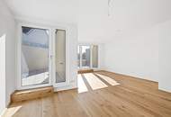 Wunderschöner Erstbezug! Lichtdurchflutete 4-Zimmer-Dachgeschoßwohnung | Tischlerküche | Zwei Bäder | Terrasse mit Weitblick und Privatsphäre