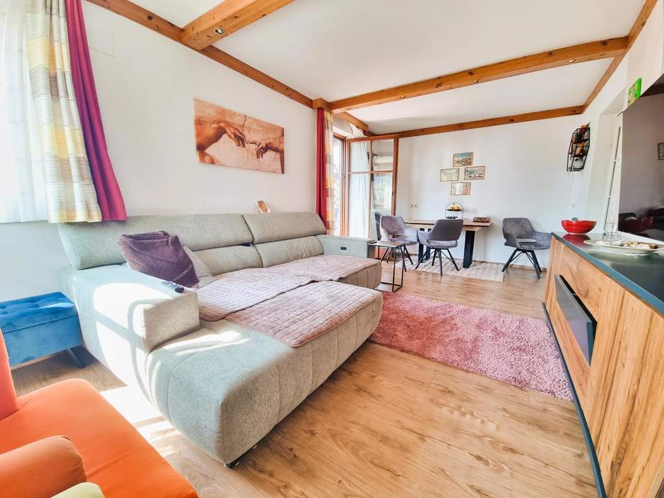 Charmante 3-Zimmer-Dachgeschoß-Wohnung mit Balkon, Tiefgarage und bester Lage in Obertrum
