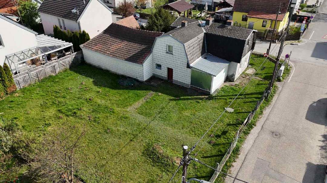 Zentral gelegenes Grundstück mit ländlichem Charme