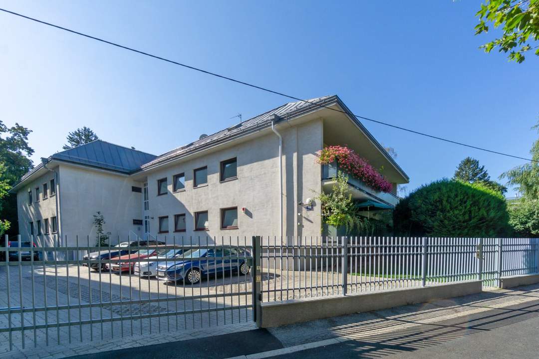 Generalsanierte top 3-Zimmer mit Loggia und Stellplatz Nähe Auhofcenter