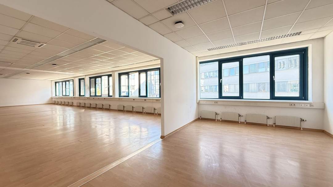 Perfekt angebunden mit PKW und U3: Hier macht Arbeiten Spaß!