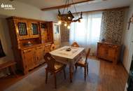 Geräumiges Wohnhaus mit schönem Garten