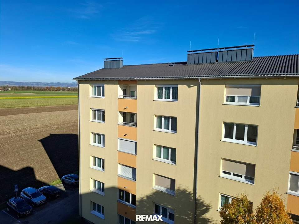 prompt Verfügbar!- Garage möglich Familien freundlich und 2 Min zum Einkauf/Bahnhof