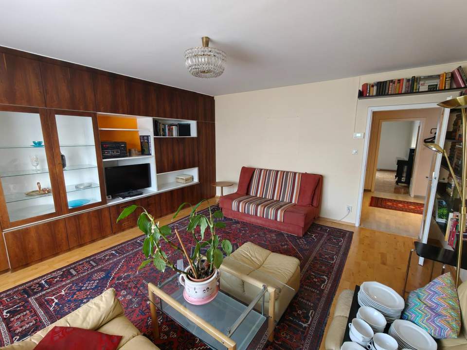 OMA ist ausgezogen - 90m² | 3 Zimmer | perfekte Infrastruktur | ruhige Innenhoflage