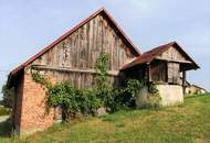 Bauplätze mit großzügigem landwirtschaftlichen Gebäude (150m²) in herrlicher Lage mit Traumausblick!