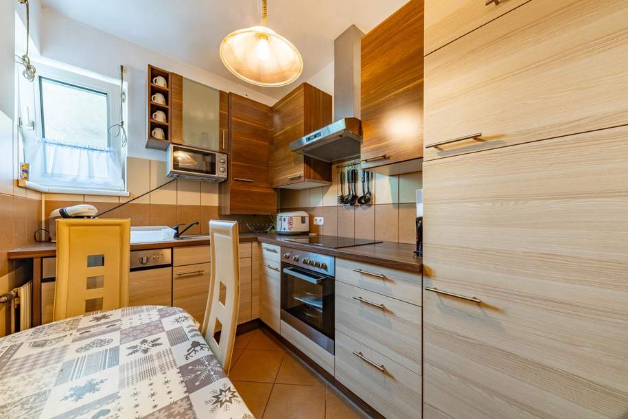 CHARMANTE 3-ZIMMER WOHNUNG MIT BALKON UND ÜBERDACHTEM KFZ-STELLPLATZ IN ZENTRUMSNÄHE!, Wohnung-kauf, 199.000,€, 2000 Korneuburg