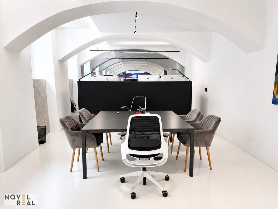 Exklusives Smart Loft Office mit 6,5 m² LED-Wand | Voll ausgestattet | 80 m² Designer-Büro