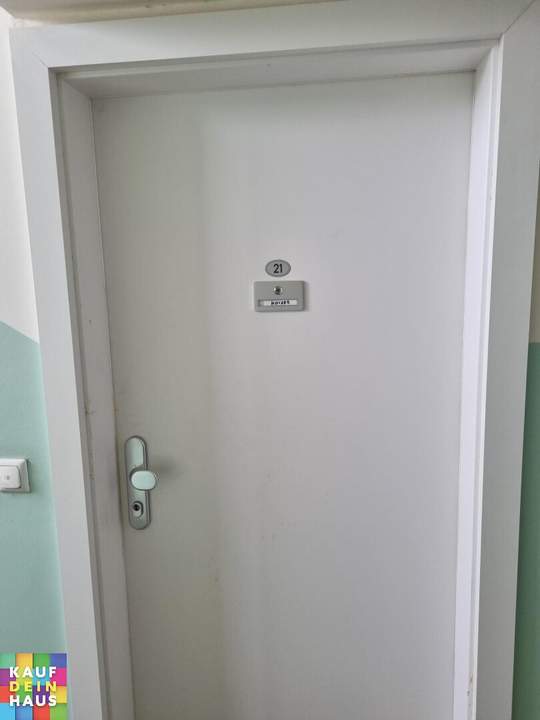 3-Zimmerwohung im obersten Stock - Erstbezug nach Sanierung - unbefristeter Mietvertrag