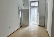 UNBEFRISTETES MIETVERHÄLTNIS 3 ½ Zimmer-Altbauwohnung im Herzen der Stadt!