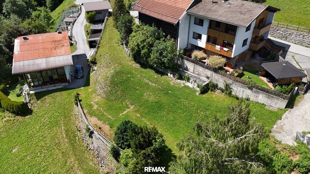 Exklusives Baugrundstück in Strengen – Seltene Gelegenheit im Tiroler Alpenraum!