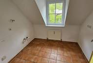 Unbefristete 3-Zimmer-Wohnung mit Waldblick von den 2 Balkonen in ruhiger Lage!