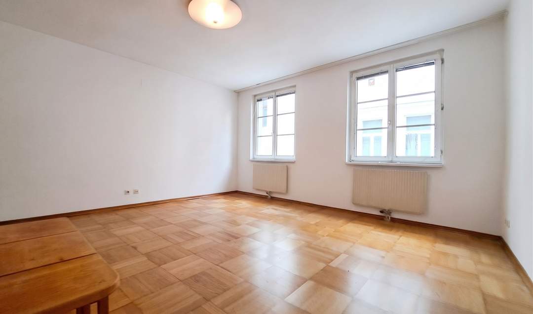 Wohnen mit Wiener Charme – gemütliche 2-Zimmer-Wohnung im Roten Hof, Garagenbox verfügbar