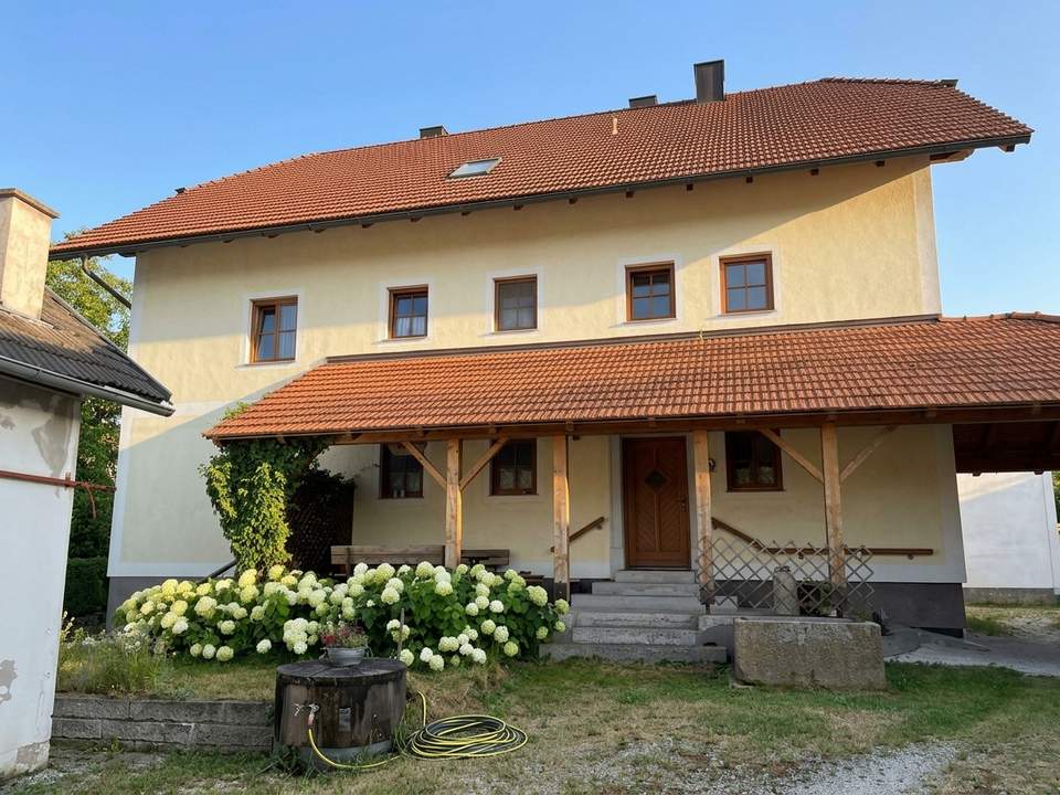 Wohnhaus inkl. Pool, Stall-, Nebengebäude und ca. 2,2 ha landw. Nutzgrund