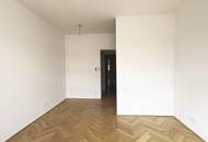 Erstbezug nach Sanierung - Moderne 1 Zimmer Wohnung im Altbau
