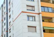 3-Zimmer-Wohnung mit verglaster Loggia, Lift, Parkplatz & Keller