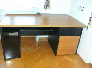 Computer-Schreibtisch neuwertig, massiv, Kirsch/ schwarz,, 950 €, Haus, Bau, Garten-Möbel & Sanitär in 9761 Greifenburg