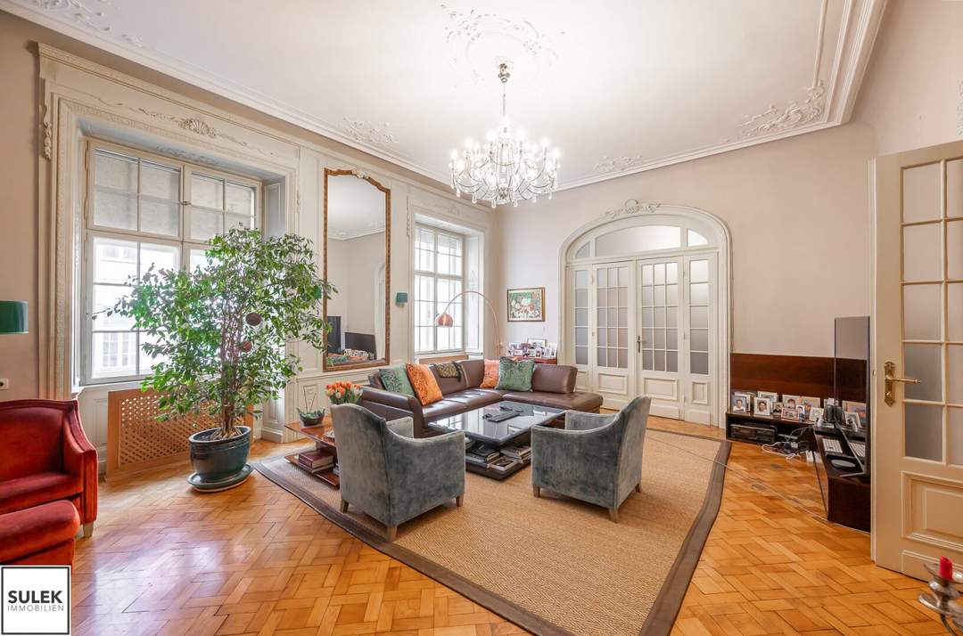 Großzügige Altbauwohnung mit Wintergarten in Top-Lage nahe Belvederegarten und Innenstadt