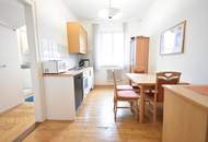 Voll möblierte Wohnung mit 3 Schlafzimmern, Küche und Parkplatz in zentraler Lage! WG tauglich!