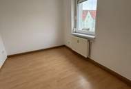 Erste eigene Wohnung gesucht? Preiswerte Starterwohnung - von Grünflächen umgeben - Hell und sonnig - schöner Schnitt - perfekte Infrastruktur!