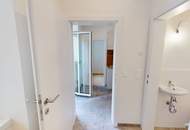2-Zimmer-Wohnung mit großzügiger Loggia in saniertem Altbau