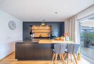 Seltene Gelegenheit - neuwertige, in kleinem Baukörper befindliche Gartenwohnung in Schörfling am Attersee