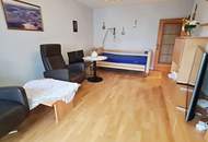 TOPGELEGENHEIT! EIGENHEIM MIT POTENTIAL, 113 m2 Neubau mit Loggia, 4 Zimmer, Küche, 2 Bäder, teilmöbliert, 3. Liftstock, Enkplatz