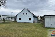 Großes Grundstück mit Altbestand!