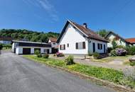 Zwei-Parteienhaus mit Hallengebäude und 5 Garagen - Gewerbliche Nutzung möglich!