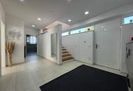 >>> KAUFANBOTE LIEGEN VOR !!! <<< Moderne Einfamilienvilla mit Poolanlage